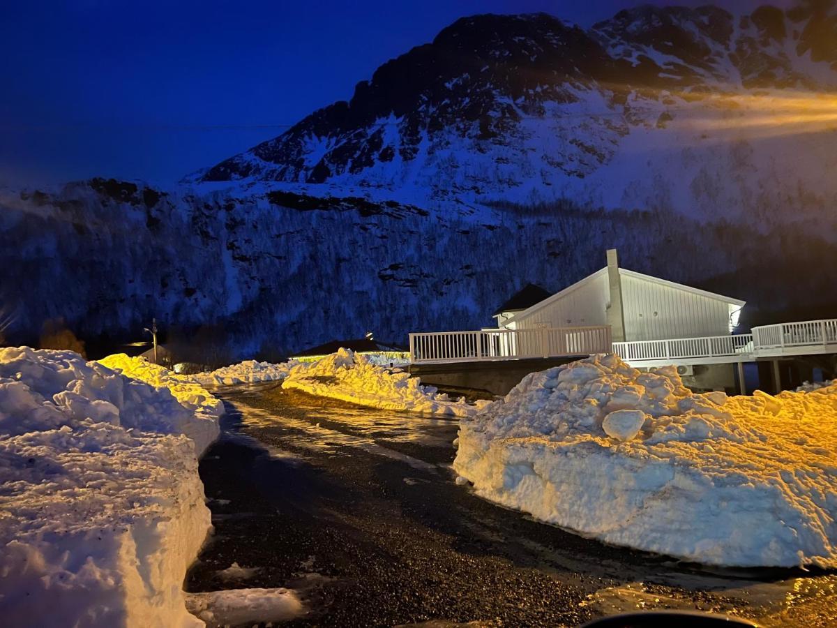 Senja Living Aparthotel Stonglandseidet Buitenkant foto
