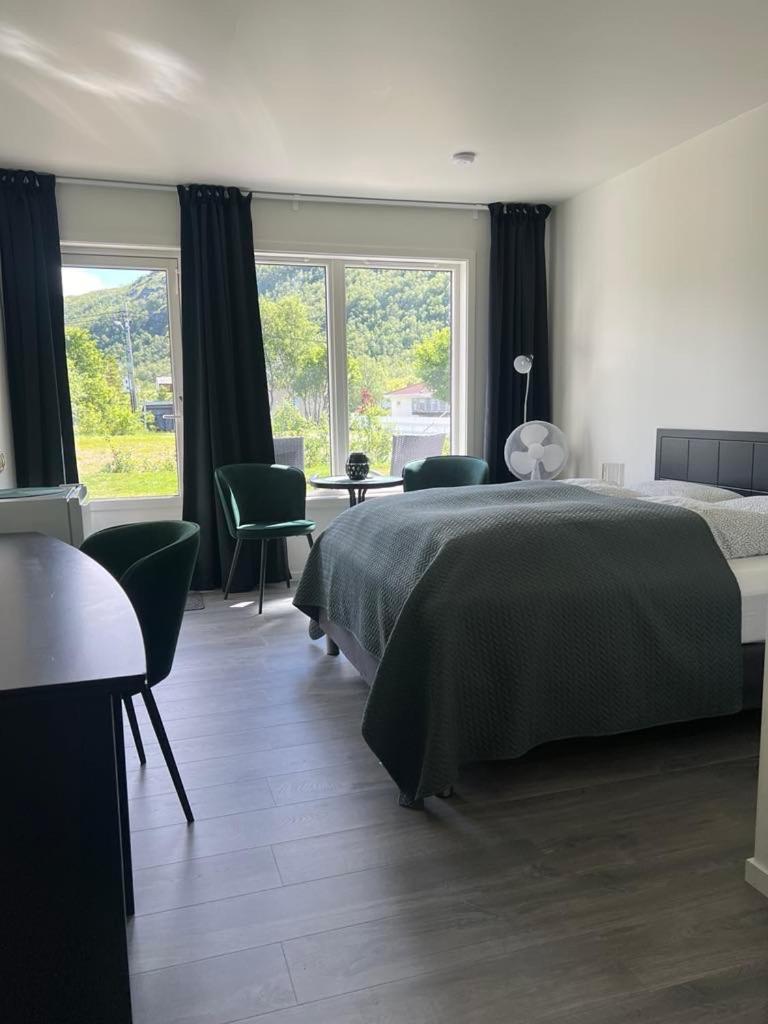 Senja Living Aparthotel Stonglandseidet Buitenkant foto